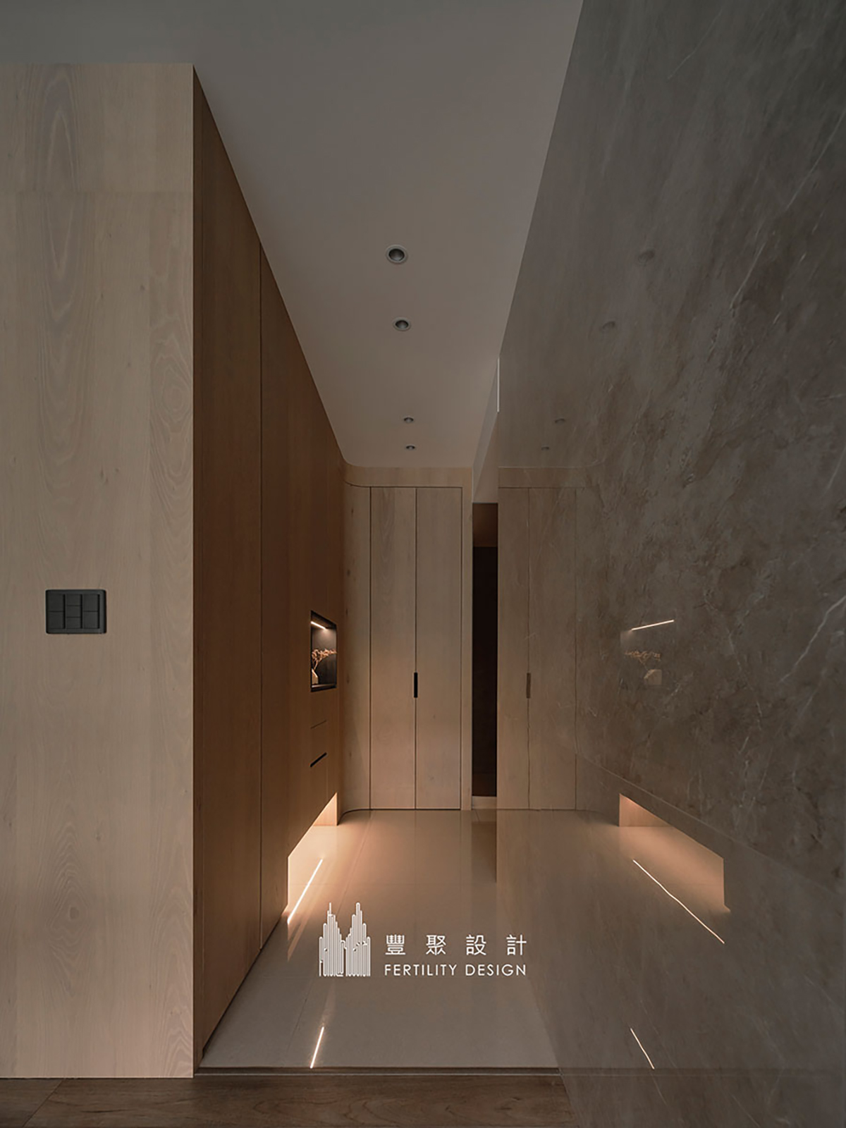退休宅規劃行走路線的安排照明，提高視覺明亮度及安全性