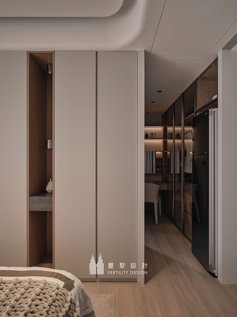 新竹室內設計-豪宅主臥室-繃皮革-床頭吊燈.03