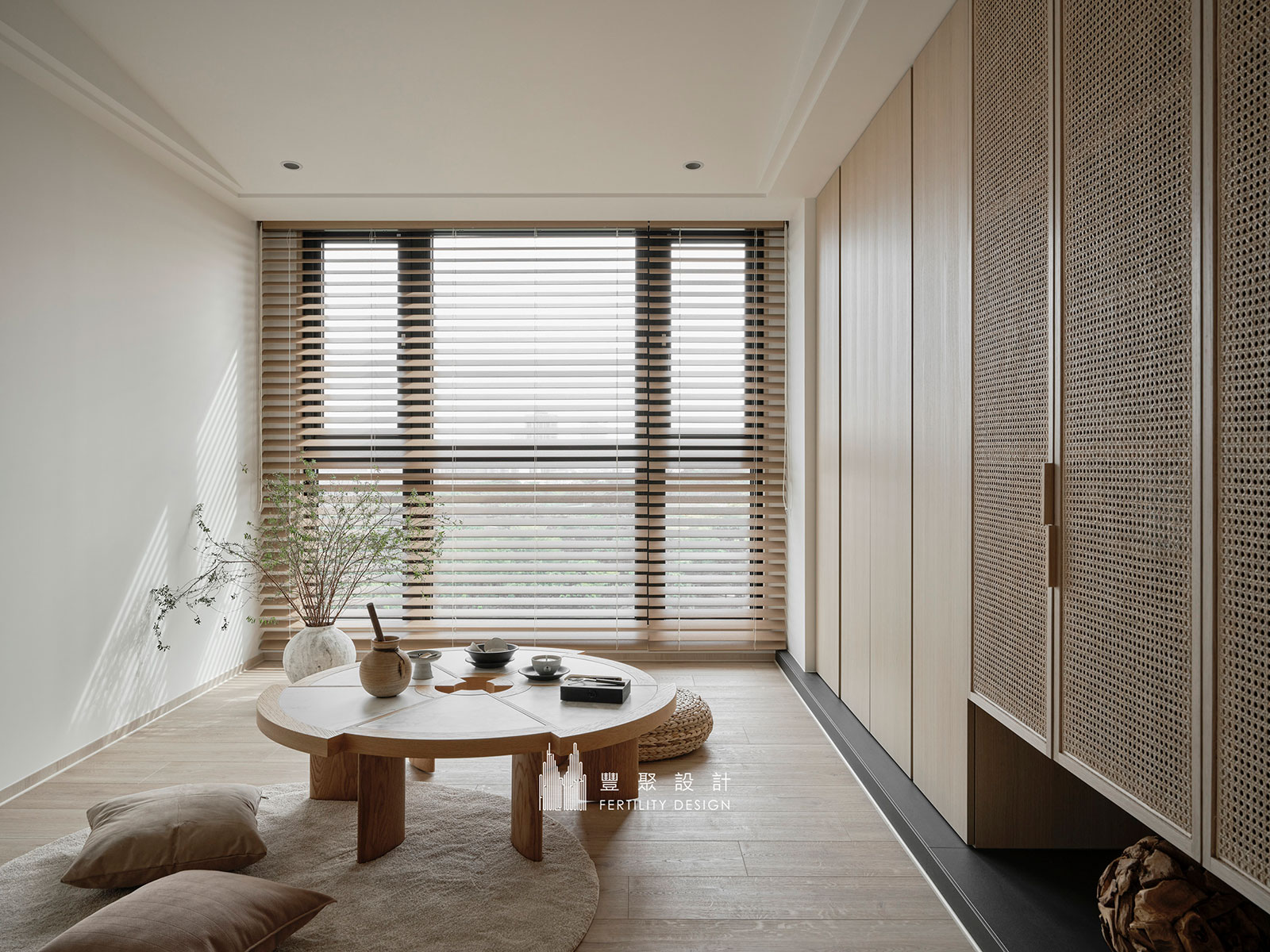 高雄大坪數住宅書房設計，簡約線條與舒適工作區