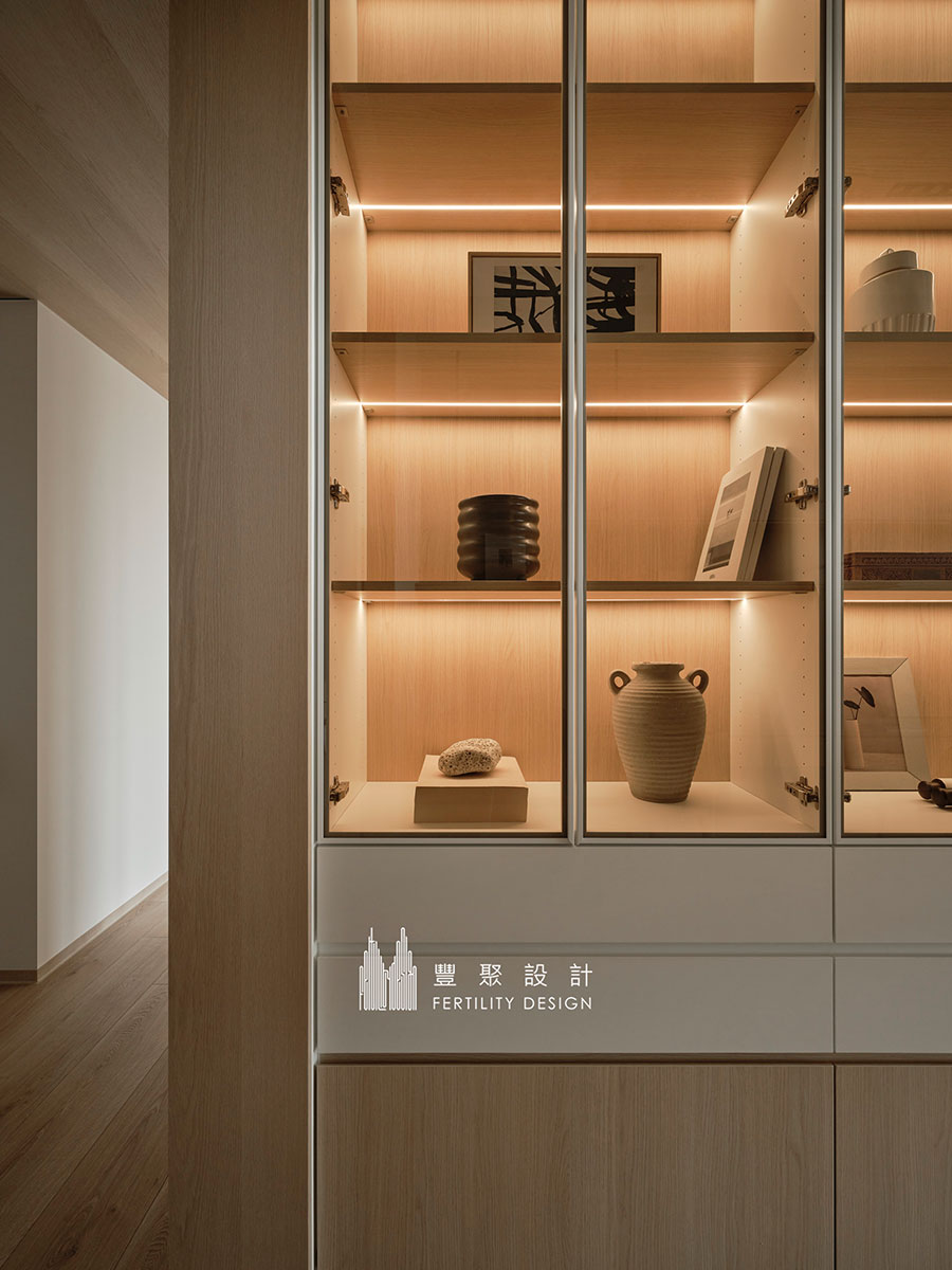 高雄大坪數住宅書房設計，簡約線條與舒適工作區