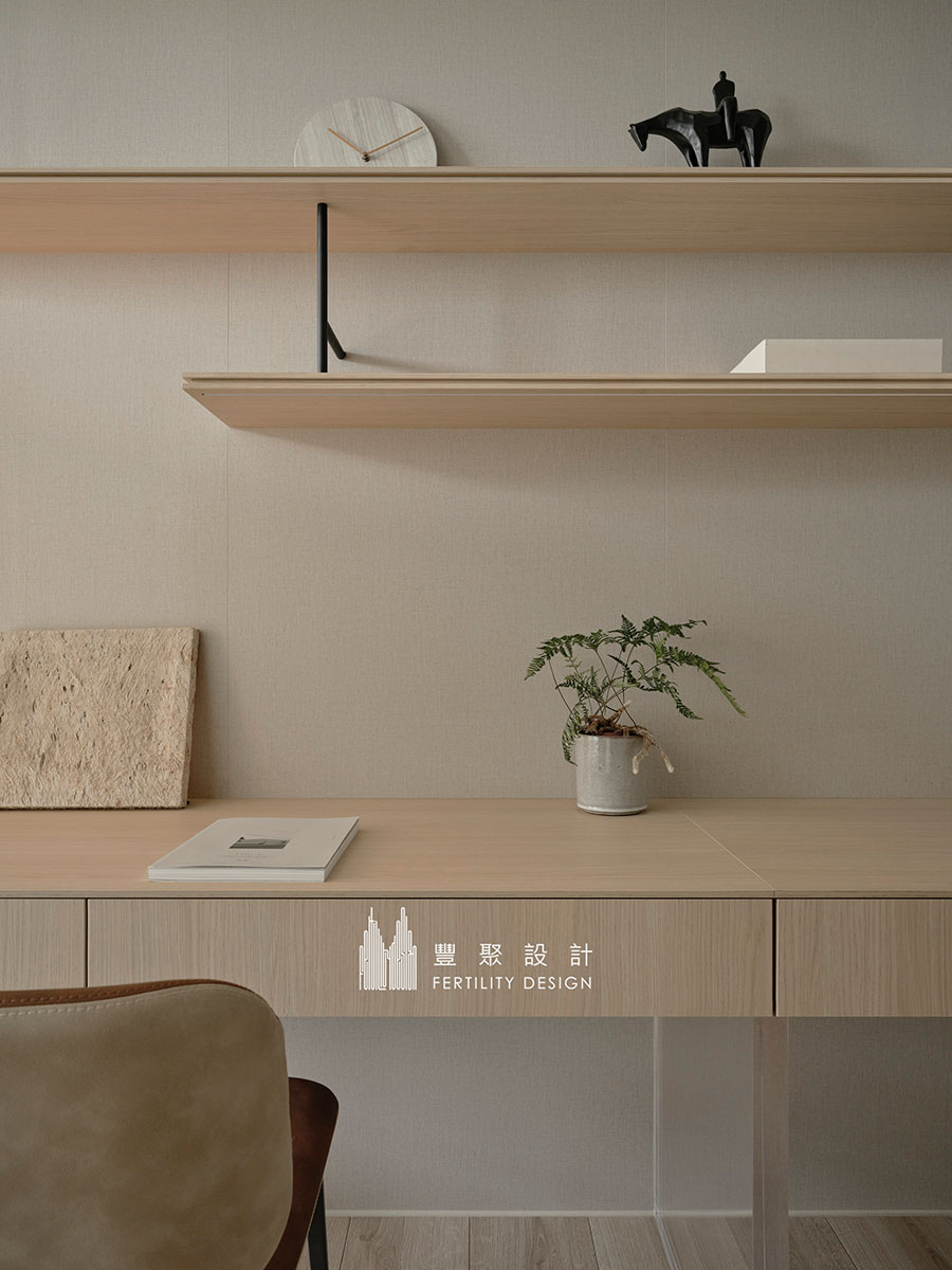 高雄大坪數住宅書房設計，簡約線條與舒適工作區