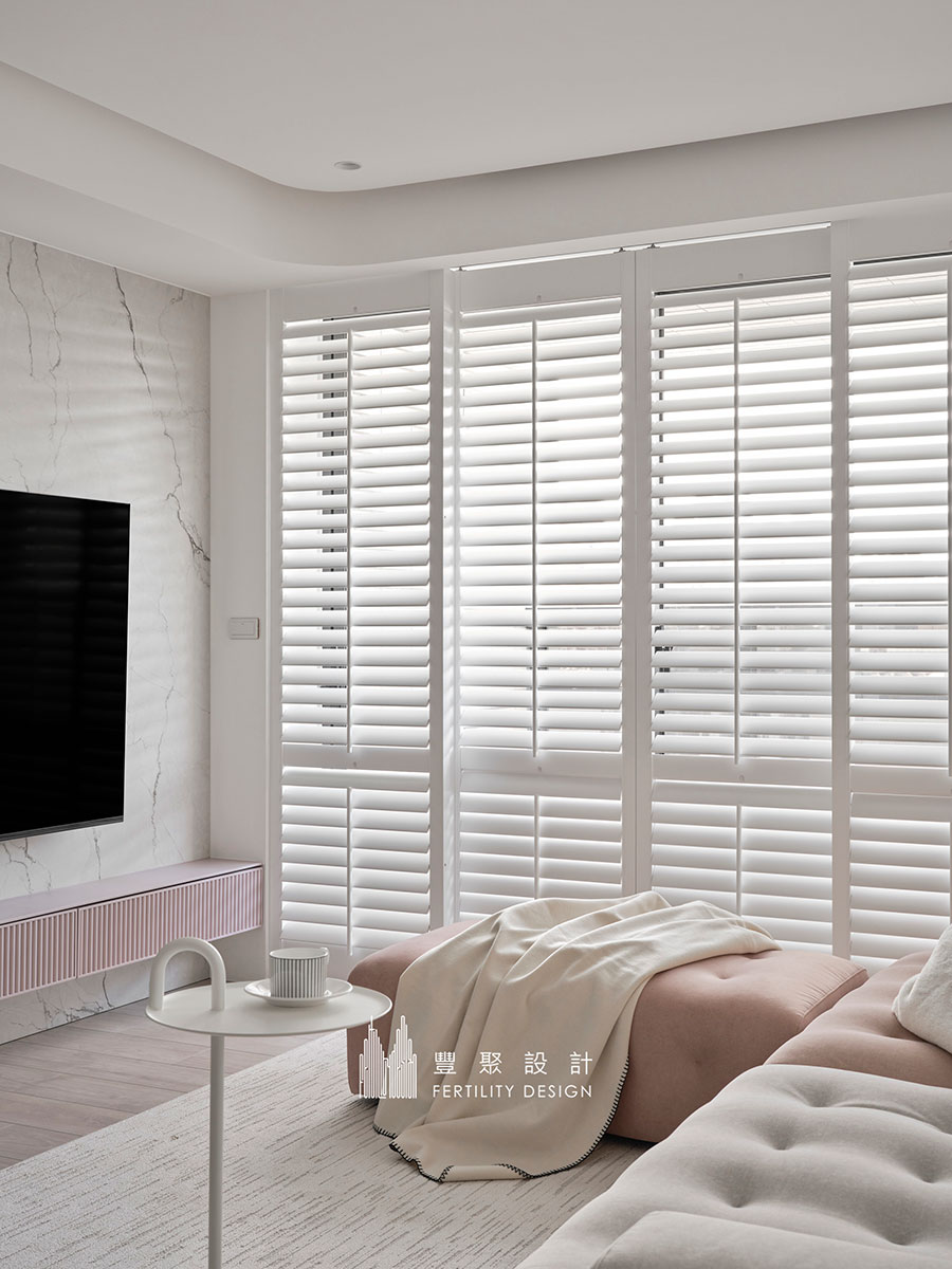 客變設計、台中室內設計、輕奢風設計、輕美式設計、框形木百葉