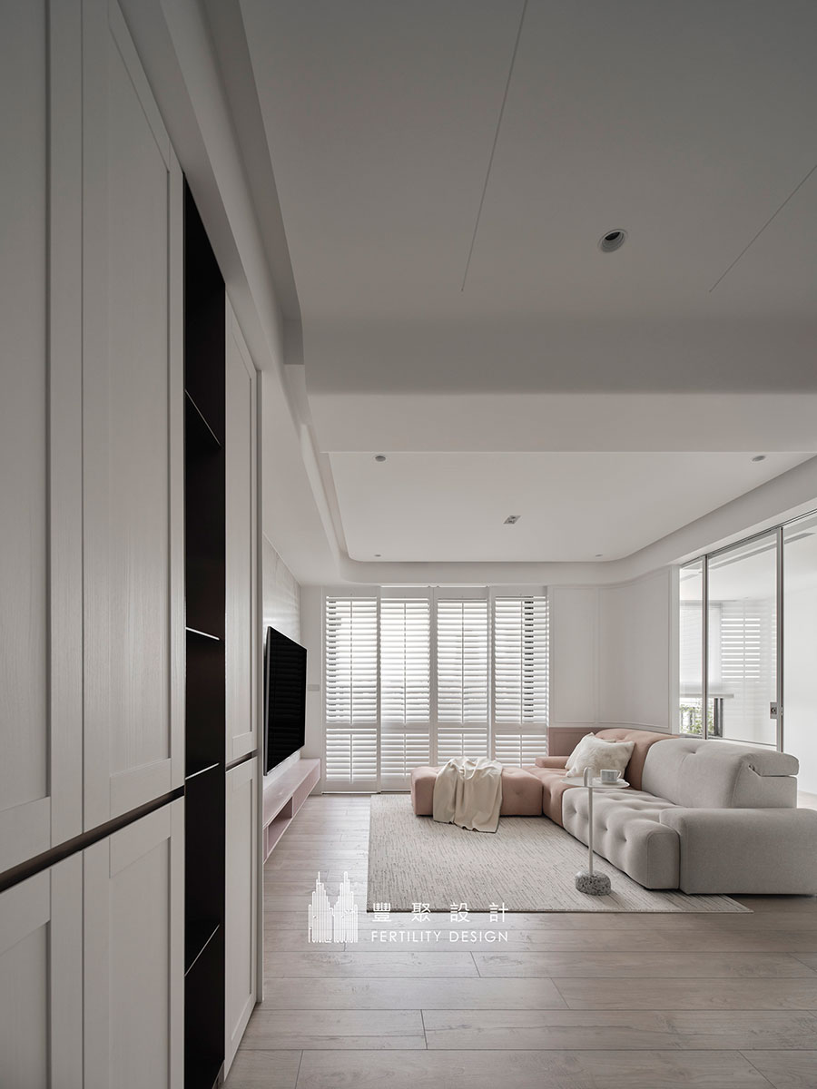 客變設計、台中室內設計、輕奢風設計、輕美式設計、框形木百葉